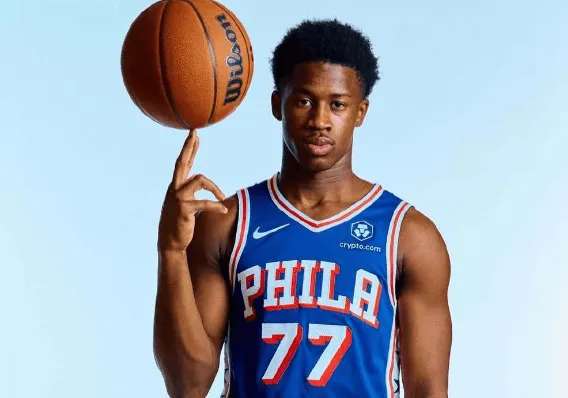 全能战士埃奇库姆准三双助76人主场告捷