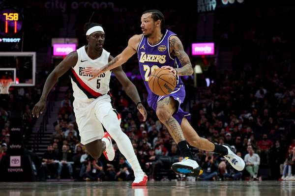 斯普利特坦言防守崩盘：史密斯无解发挥主导湖人胜局