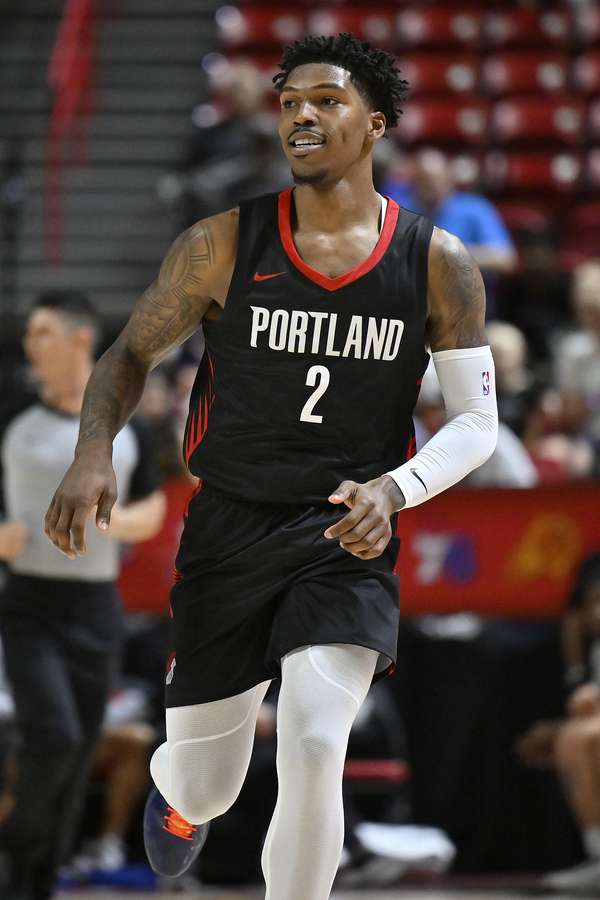 双向合同球员乐福迎生涯之夜 开拓者险胜勇士