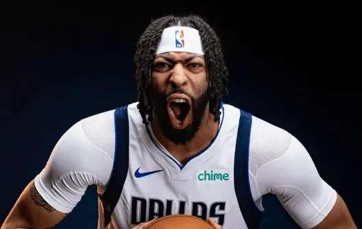 戴维斯31分率独行侠1分险胜掘金 完成赛季双杀