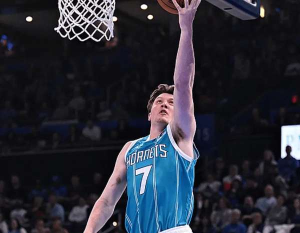 克尼普尔高效砍23+5+5，黄蜂大胜雷霆