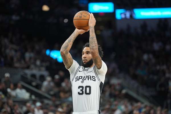 尚帕尼爆发难救主！5记三分轰23+8+4断闪耀孟菲斯之夜