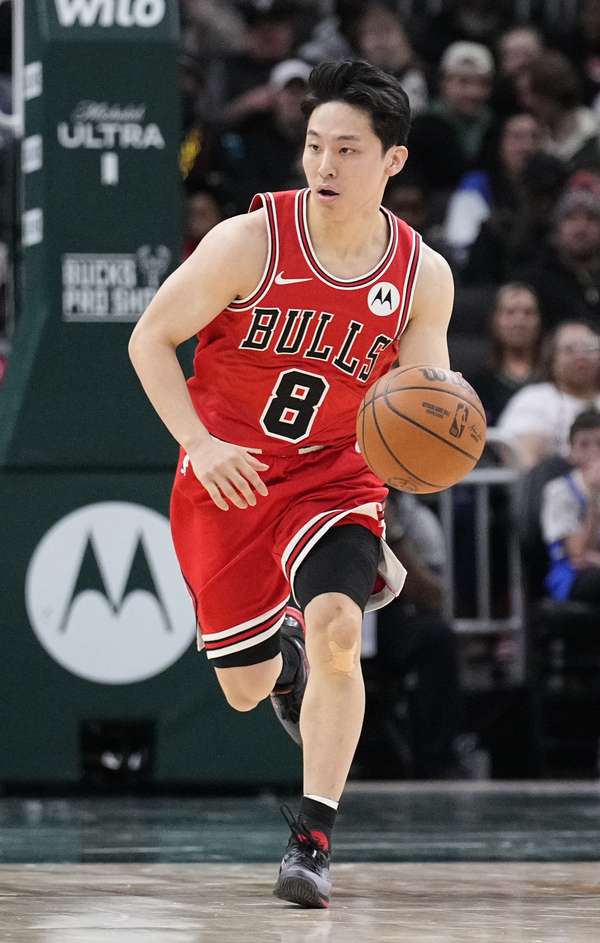 亚洲新秀冰火两重天：河村7分钟7助攻惊艳 杨瀚森3分钟2失误黯然