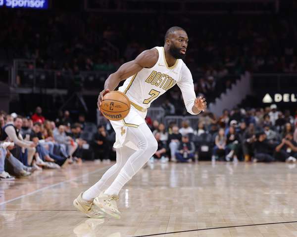 豪斯笑谈看走眼：这支绿军怎么突然就东部第二了？布朗用实力打了我的脸