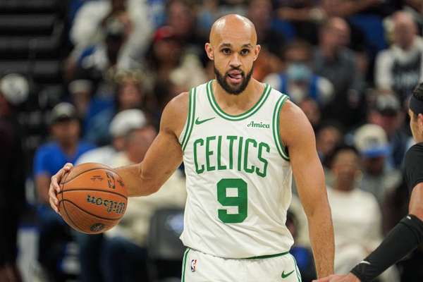 怀特单节12分难救主 绿军半场落后黄蜂21分