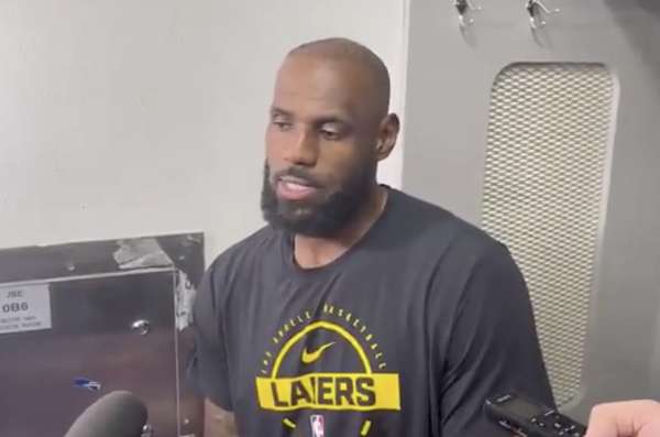 詹姆斯赛后谈湖人失利：进攻火力全开却难掩防守漏洞