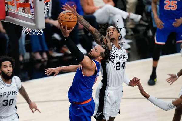 NBA总决赛G4前瞻：尼克冲击赛点 马刺背水一战 直播赔率全解析