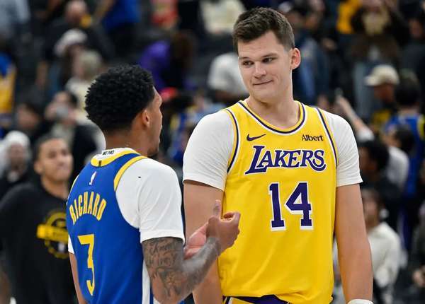 NBA 10/22战报：湖人127:105勇士 凯斯勒12投12中 库里23分难救主